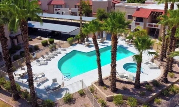 Glendale Copropriété | 2-bedroom condo in charming Glendale with WiFi, AC, fitness room