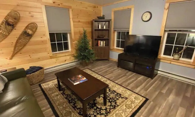 Tupper Lake Maison | 2 Bedroom Cottage - Adirondack Basecamp
