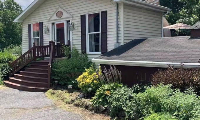 Bowers Cottage | 2 Bedroom Cottage