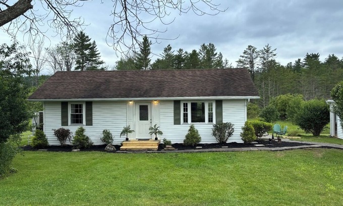 Mount Upton Maison | 2-bedroom Cozy Country Cottage with Meadow views,nPeaceful area will inspire!