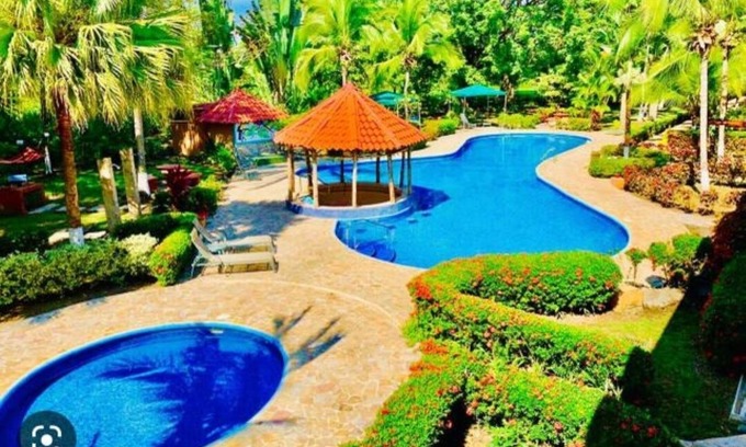 Damas Appartement | 2 Bedroom Family Apartment near Manuel Antonio with pool, tennis, BBQ, Free WIFI