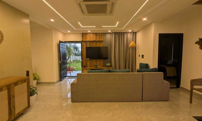 Hosur Autre | 2-bedroom farmhouse in charming Hosur with AC