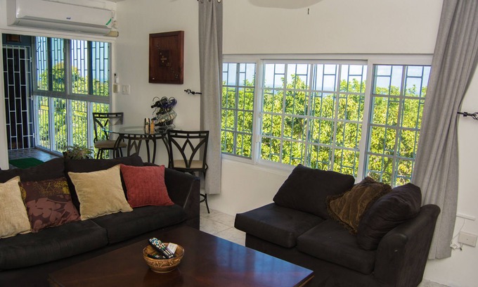 Montego Bay Appartement | 2 chambres entièrement climatisé à 6 minutes de l'aéroport