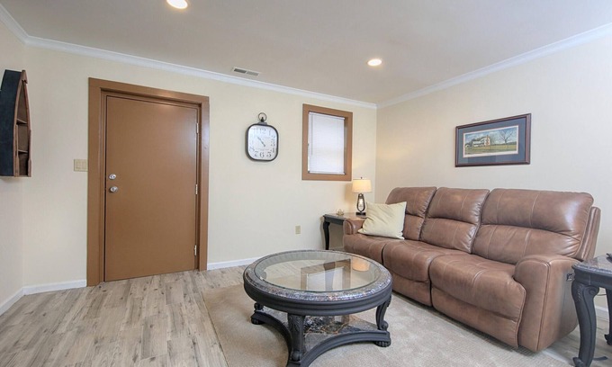 Barium Springs Appartement | 2-bedroom Fully Furnished studio