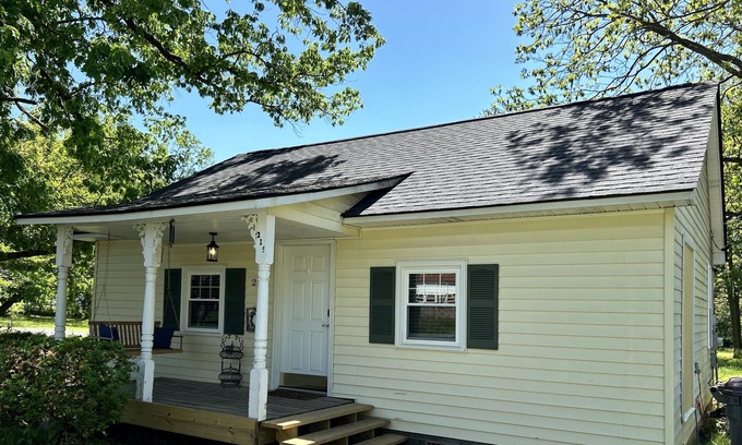 Reidsville Maison | Private Entire 2 Bedroom Guest House, Pool & Gym