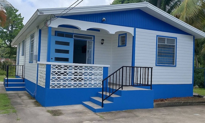 Reeds Bay Maison | 2-bedroom house in peaceful Lower Carlton w/ AC, WiFi. Within steps of the beach