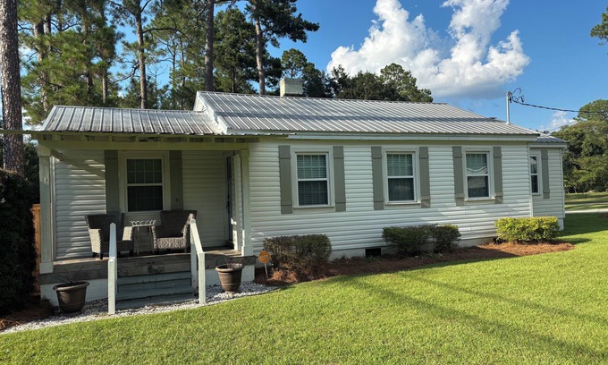 Thomasville Maison | 2-bedroom house in charming Thomasville w/ small, fenced area & covered parking.