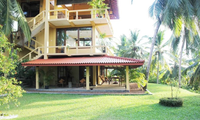 Ahangama Maison | 2 bedroom house on a 12 acre working plantation - Rustic