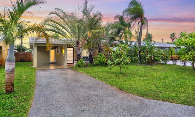 North Andrews Gardens Maison | 2-bedroom house in fantastic Fort Lauderdale with AC, WiFi, hot tub, pool table