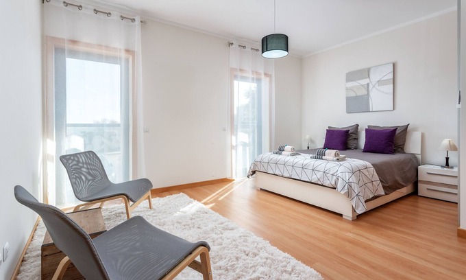Olhao Appartement | 2-Bedroom Luxury Apartment with Rooftop Pool, Village Marina, Olhão