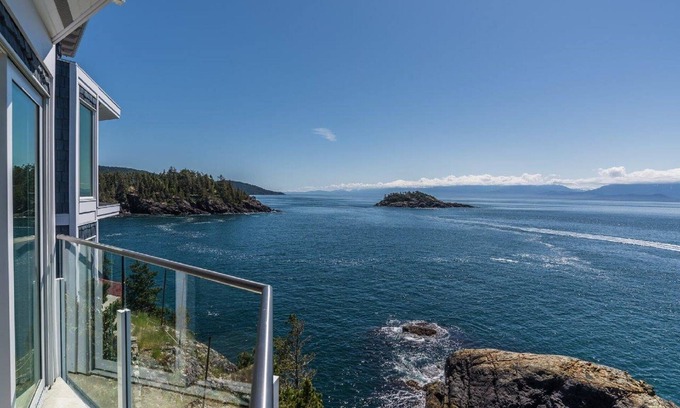 Juan de Fuca Electoral Area Station Balnéaire | 2 Bedroom Luxury in Sooke