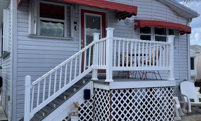 Nettles Island Maison | 2-bedroom mobile home just 6 minutes to Fort Pierce Beach