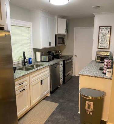 Pine Bluff Maison | 2-Bedroom Near Hospital and Casino