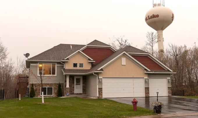 Forest Lake Appartement | 2 Bedroom Oasis! Mother in-Law Apt Forest Lake, MN