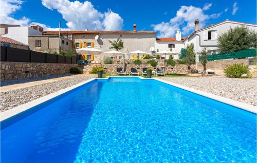 Brzac Maison | 2 Bedroom Pet Friendly Home In Brzac