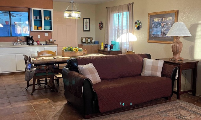 Florence Autre | 2-bedroom ranchhouse with carport, fenced 1 acre yard, kitchen, mountain views