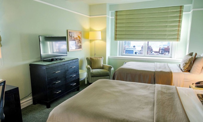 Central Park West Hôtel | 2-Bedroom Suite at a 4⭐️ Hotel