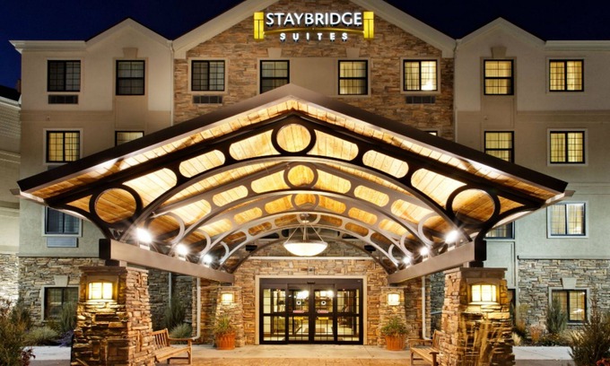 Rochester Copropriété | 2 Bedroom Suite | Free Breakfast. Pool & Hot Tub. Your Next Trip!