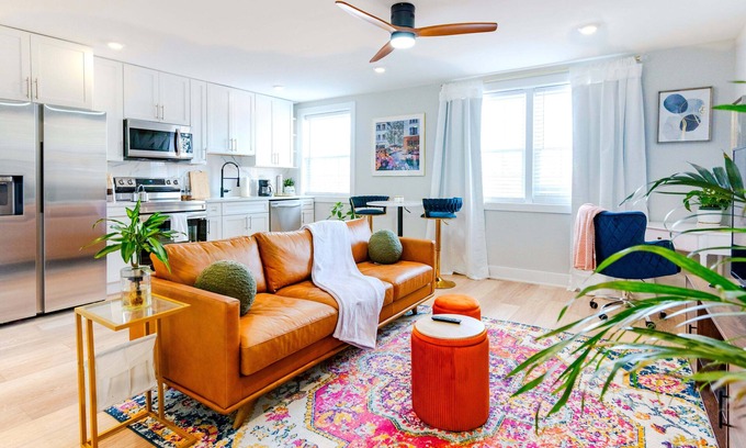 Olney-Oak Lane Maison | 2-bedroom townhome in charming Philadelphia with WiFi, AC