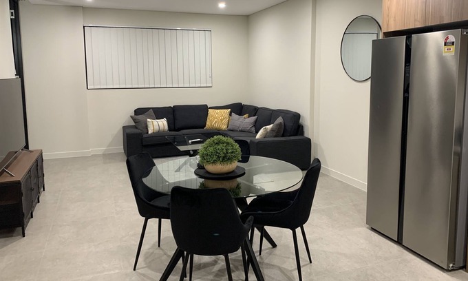 Kingswood Appartement | 2 Bedroom Unit - Wifi -Foxtel - Wheelchair Accessible