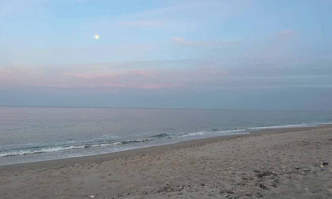 Point Pleasant Beach Maison | 2-bedroom house in charming Point Pleasant Beach with WiFi, AC and beach passes
