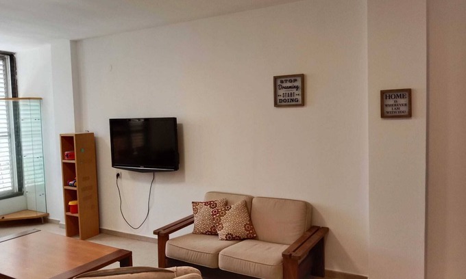 Rishon LeTsiyon Copropriété | 2 bedrooms Apartment, clean, neat and cozy in Rishon LeZion center!