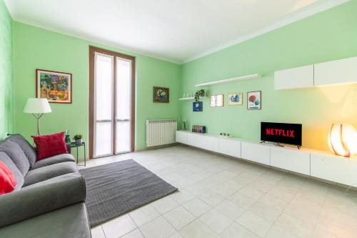 Cesano Boscone Appartement | 2 Bedrooms Apartment with Wi-Fi-Netflix