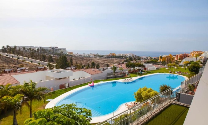 Costa Adeje Appartement | 2 Bedrooms Apartment In Magnolia Golf Resort, La Caleta