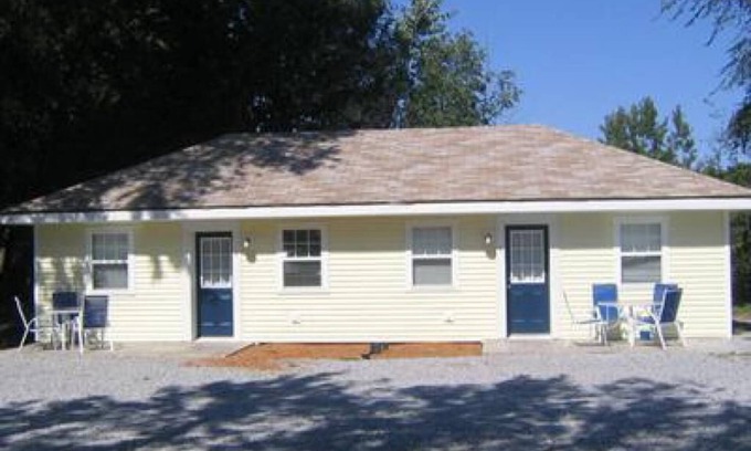 Monticello Cottage | Cottage-Salle de bain et douche-Standard-05- Bungalow