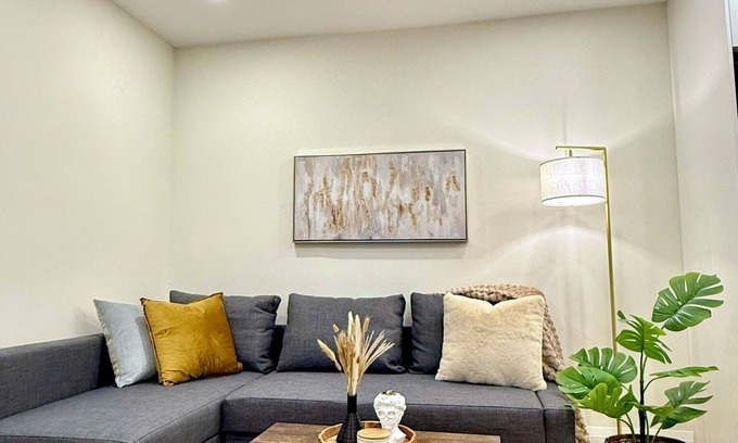 Little Italy Maison | 2 Bedrooms Palmerston Downtown
