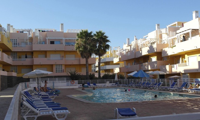 Canada Appartement | Appartement de 2 chambres dans un complexe privé avec piscine et près de la plage