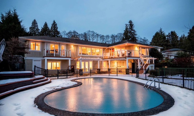 Hollyburn Maison | Suite de 2 chambres à proximité des montagnes de ski et de l'océan