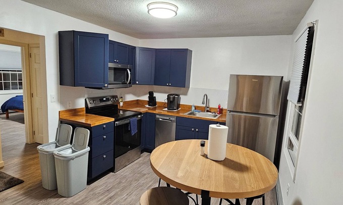Williston North Appartement | 2 bedrooms that are warm and comfortable queen size beds
