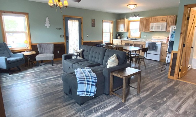 Benezette Cabine | 2 Bedroom w/King, 1 Bath across from Visitors Center