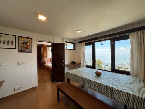 Kanatal Maison | 2 BHK Cottage w Mountain view Hilltop Hideaway