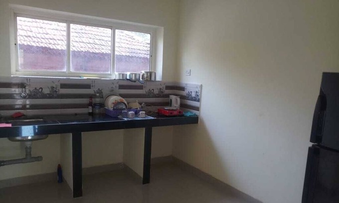 Marra Appartement | 2 BHK APPARTEMENTS CLIMATISÉS ENTIÈREMENT MEUBLÉS SITUÉS DANS UN ENDROIT PRISTIN DE PILERNE.