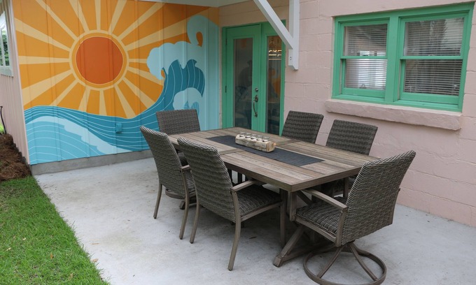 Savannah Beach Maison | ⚡2 Blocks from Tybee Pier & Pavilion ⚡