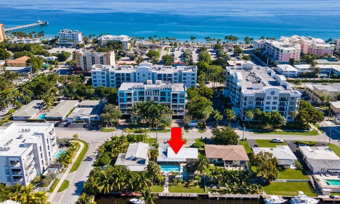 Deerfield Beach Maison | Superbe maison sur l'eau * 2 pâtés de maisons de la plage * Grande piscine * Quai pour bateau * Grill