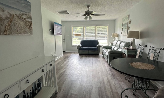 Murrells Inlet Appartement | 2 BR 1 BA Near Marshwalk, pet friendly, NO stairs!