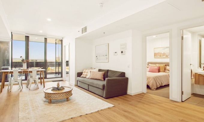 Adelaide Central Business District Appartement | 2 BR Apartment with car parking on Grote Street