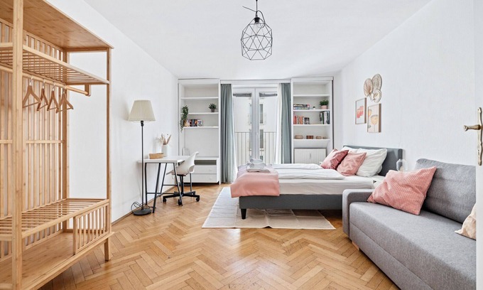 Neubau Appartement | 2 BR City Apartment in NEUBAU, 6 min to city center