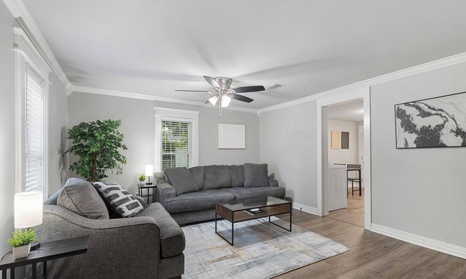 Conway Maison | 2 BR Cozy and Stylish Home