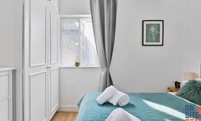 Hillside Maison | 2-BR Flat w. Garden near Wimbledon Station