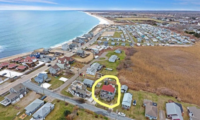 Matunuck Maison | 2 BR Matunuck Beach House, 1 Block from Ocean