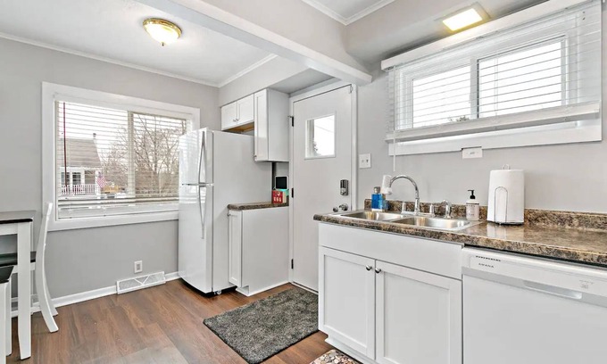 Oakwood Hills Maison | 2 BR remodeled home near Cary/Crystal Lake/McHenry