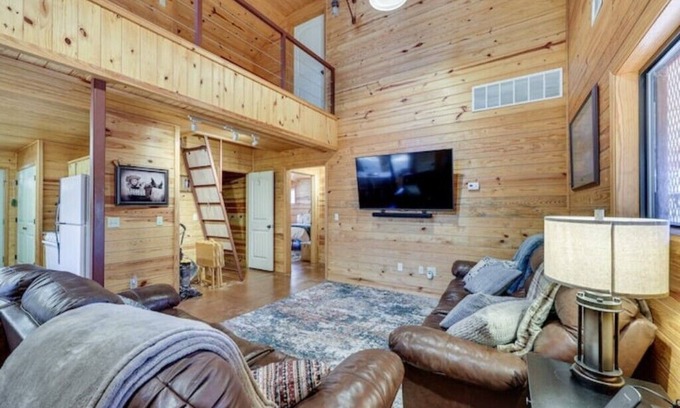 Big Cedar Cabine | 2-Cabins One-Acre Lighted Forest Private Shooting Range