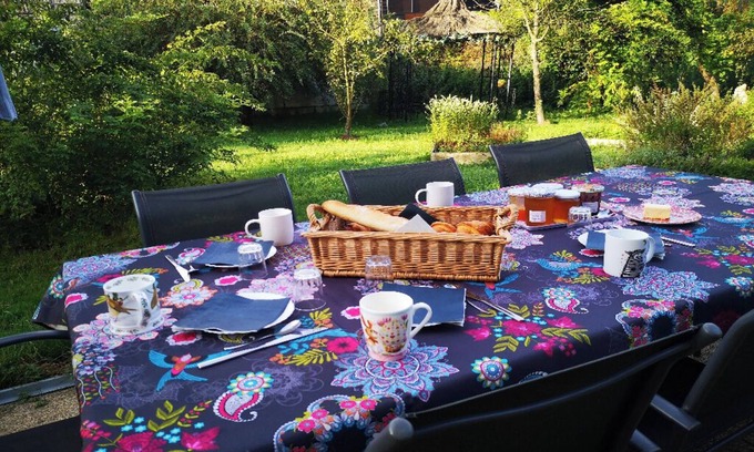 Baignes Lit Et Petit-Déjeuner | 2 Chambres table d'hôtes à la campagne le nid qui danse vers Vesoul 6 à 8 pers.