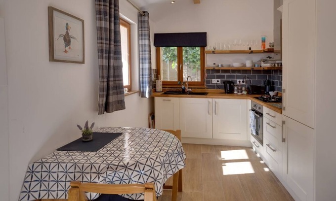 Les Alleuds Cottage | 2 connecting gites with private pool and spa