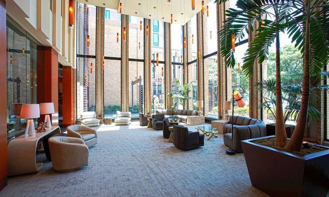 Glencoe Hôtel | 2 Connecting Suites with Three Beds and One Sofabed at a 4 Star Hotel by Suiteness
