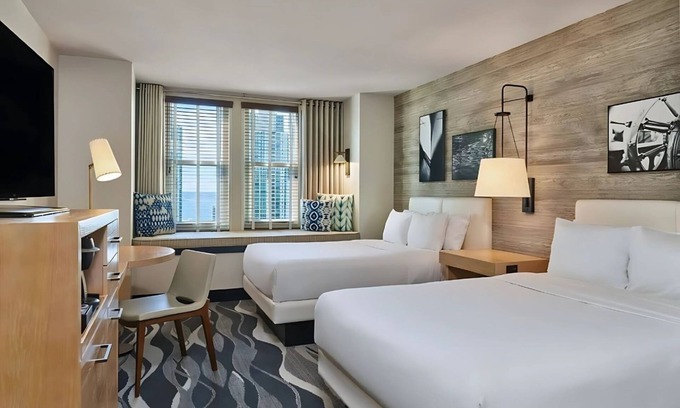 Downtown San Diego Hôtel | 2 Elegant Rooms w/ Oversize Desk & Coffee Maker – 1 Mile to Convention Center